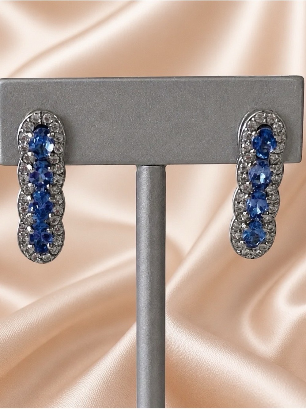 Natural Burmese Blue Sapphires, 925 silver Earrings. Sapphires from Burma. NEW!